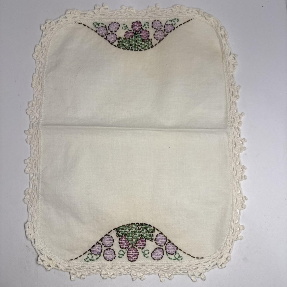 VTG Grandma Made 6 Linen Placements/Napkins Embroidered Trim Grapes White